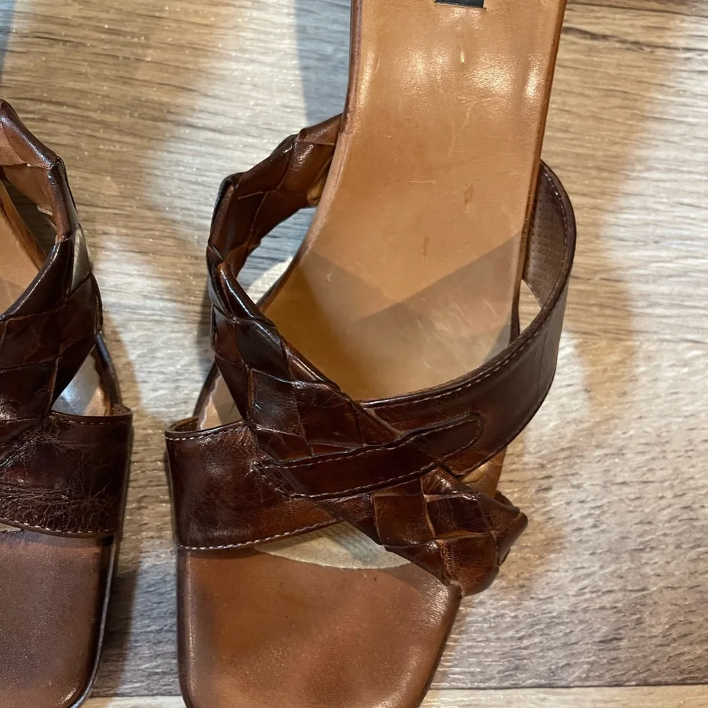 Sesto Meucci Leather Brown Mules with Elegant Criss-Cross Straps - Picture 5 of 7